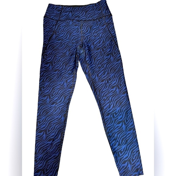 Victoria’s Secret Animal Print Leggings Size Small Black Blue - Picture 3 of 4